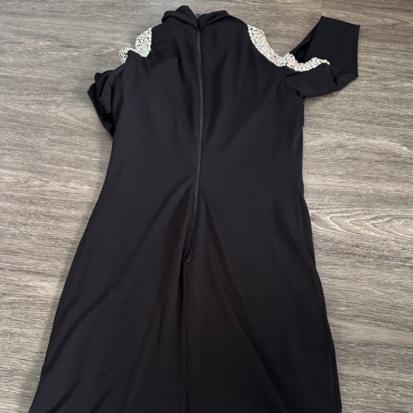 ALICE + OLIVIA Delora Embellished Shoulder cutout turtle neck mini Black Dress 2 - Picture 13 of 16